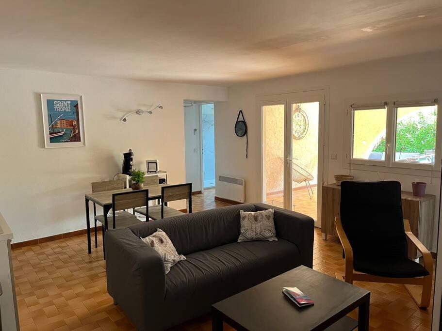 Bas De Villa 70M2 Independant Avec Espace Jacuzzi Prive لو لا فاندو المظهر الخارجي الصورة